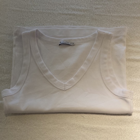 Michael stars, sleeveless V-neck white T-shirt, size small - Picture 7 of 8